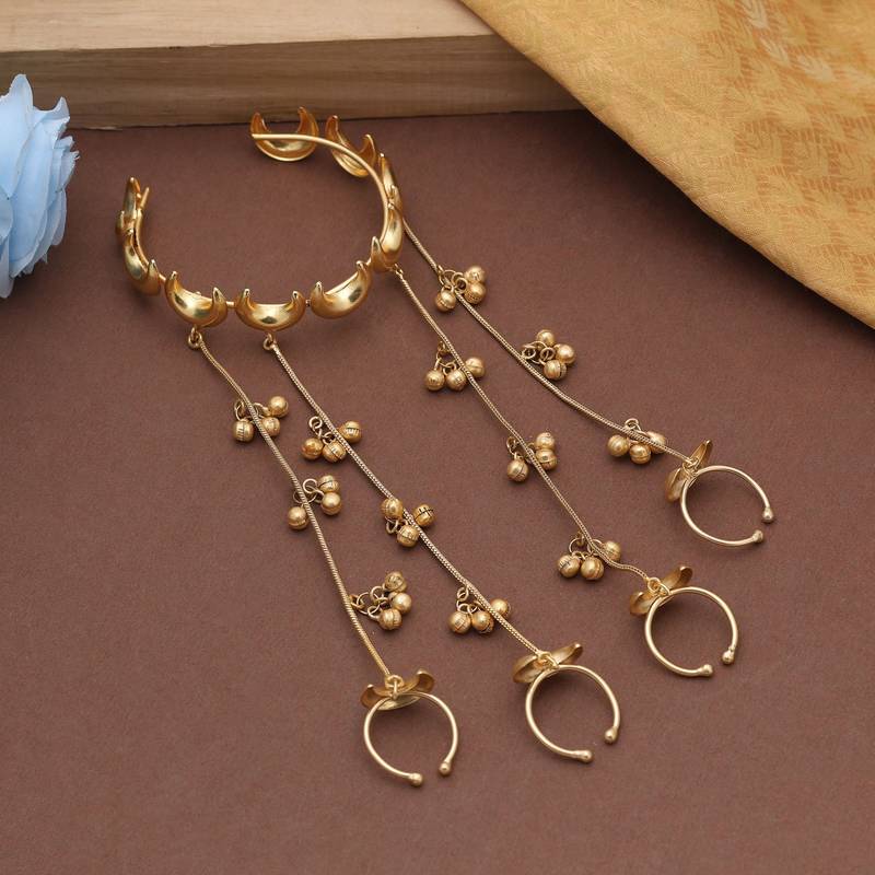 Gold color hath phool