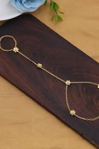 Gold color hath phool