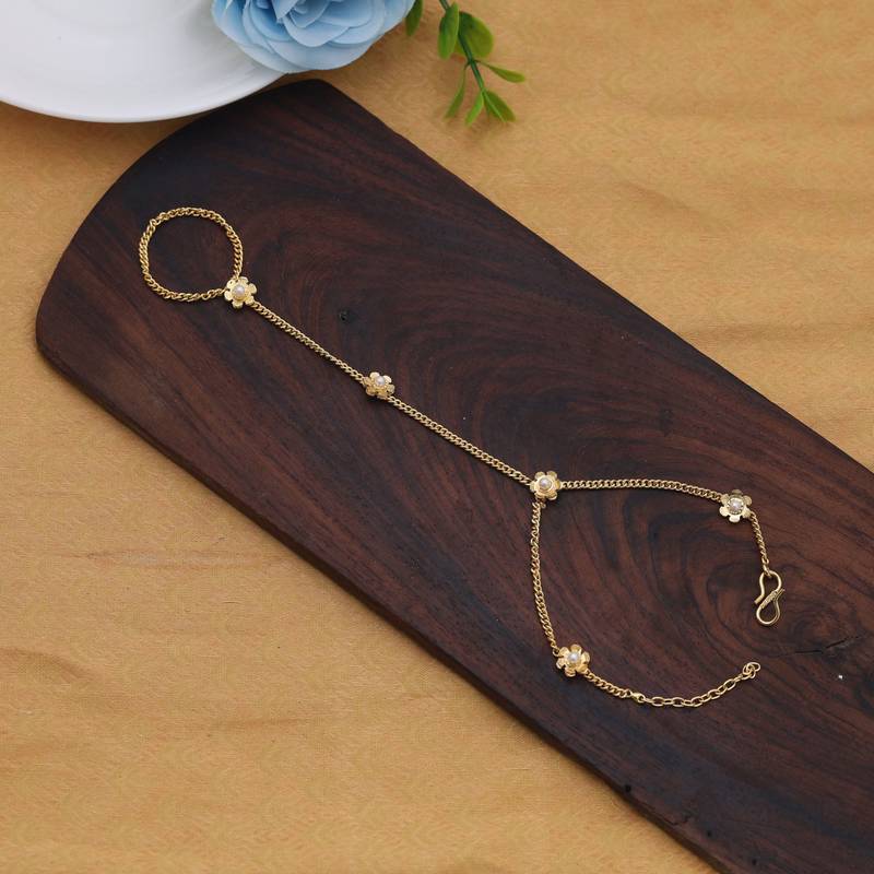 Gold color hath phool