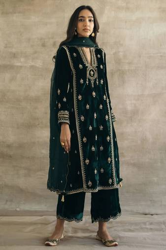 Bottle green velvet heavy thread embroidery work kurta pant set