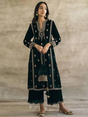Bottle green velvet heavy thread embroidery work kurta pant set 2