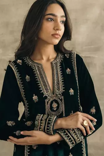 Bottle green velvet heavy thread embroidery work kurta pant set