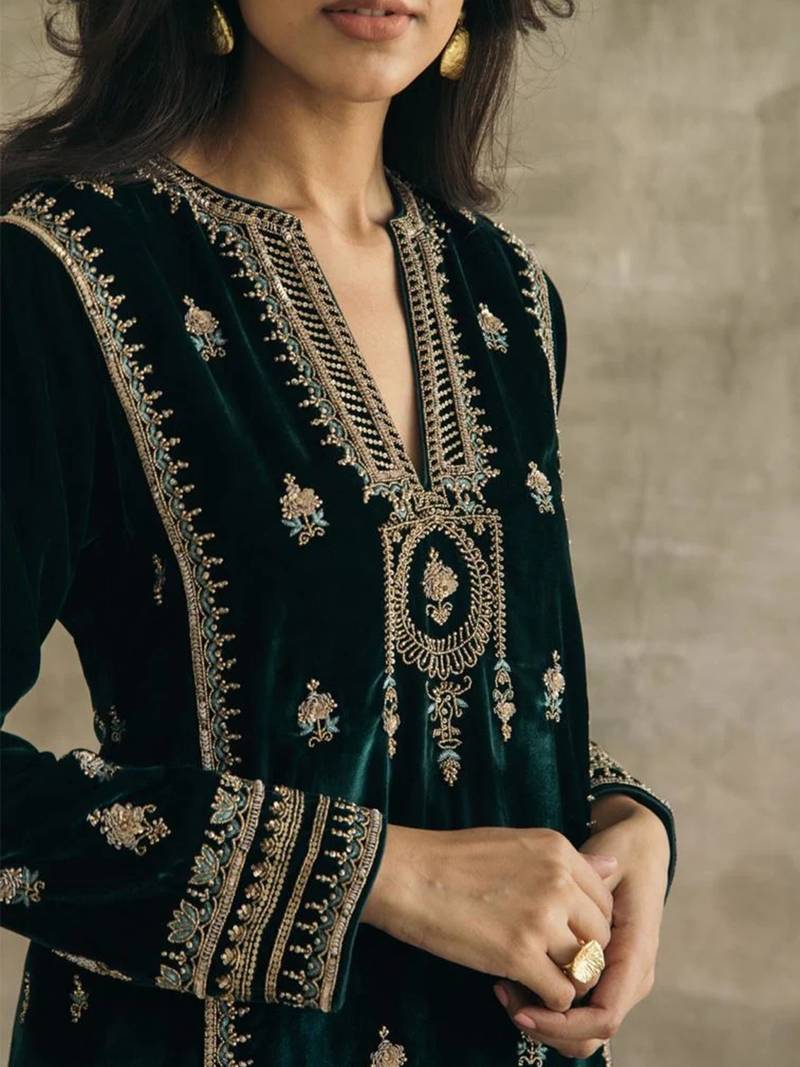 Bottle green velvet heavy thread embroidery work kurta pant set