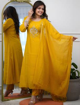 Yellow chanderi heavy thread embroidery work kurta pant set 1