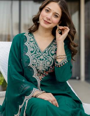 Green chinon heavy thread embroidery work kurta pant set 4