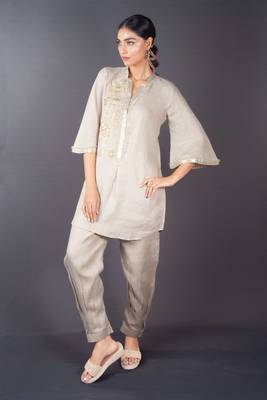 Beige embroidered linen kurta set 3
