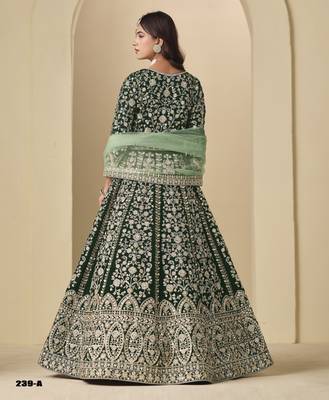 Green velvet anarkali suit with net dupatta 3