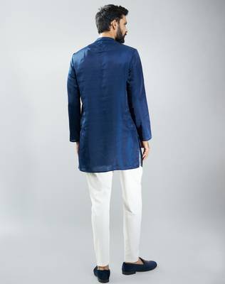silk blend kurta with cream cotton lycra pyjama  5
