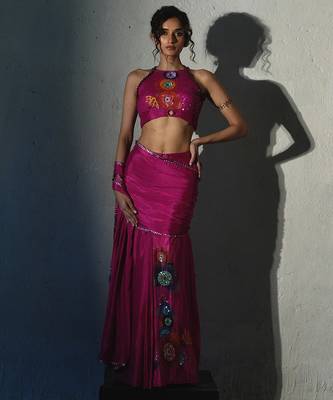 Pink embroidered chiffon saree 4