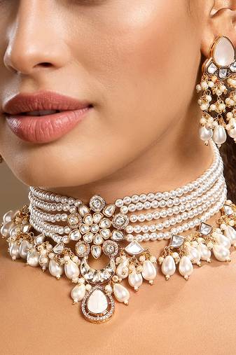 Gold plated kundan pearl choker necklace set