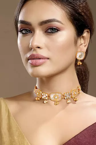 Gold plated kundan choker necklace set