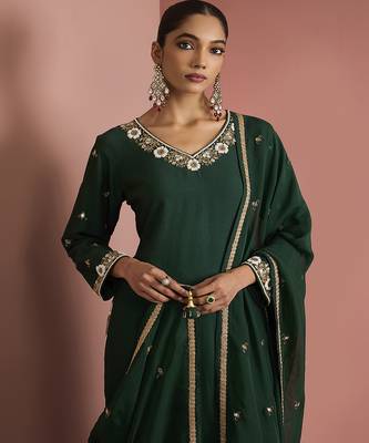 dark green katan silk kurta pant set with organza dupatta 2