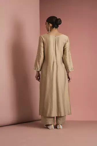 beige katan silk kurta pant set with organza dupatta