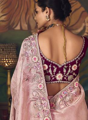 Light pink zari woven silk blend embroidered border saree 4