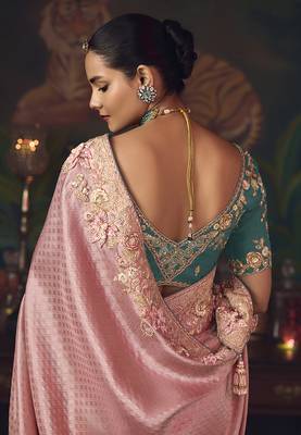 Pink zari woven silk blend embroidered border saree 4