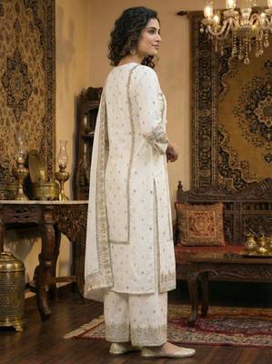 White golden-work cotton kurta set with embroidered dupatta 3