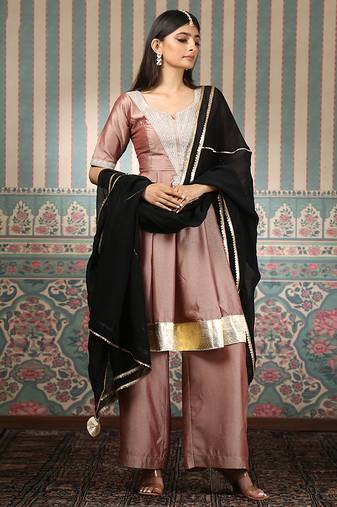 Pink embroidered silk blend kurta set