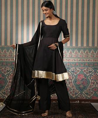 Black embroidered anarkali set 2