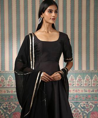 Black embroidered anarkali set 5