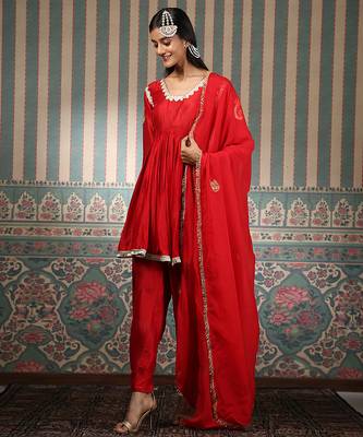 Red embroidered kurta set 3