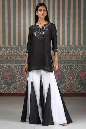 Black embroidered kurta set