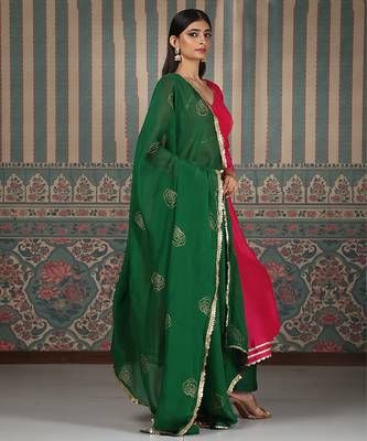 Pink embroidered anarkali set 3