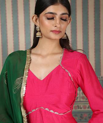 Pink embroidered anarkali set 4