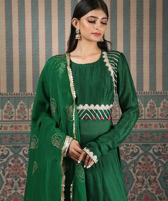 Green embroidered anarkali set 5