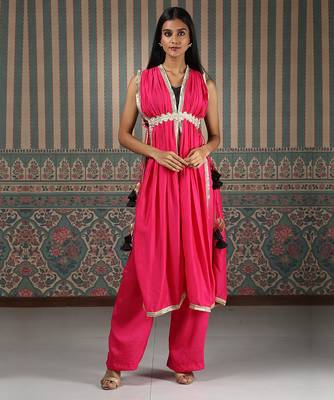 Pink embroidered kurta set 1
