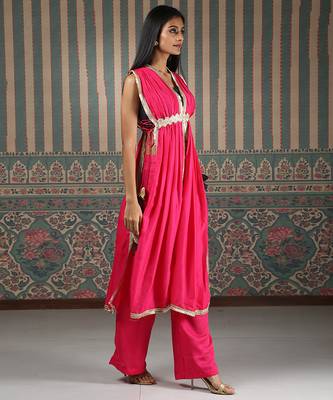 Pink embroidered kurta set 3