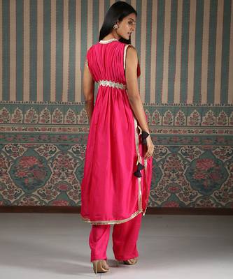 Pink embroidered kurta set 5