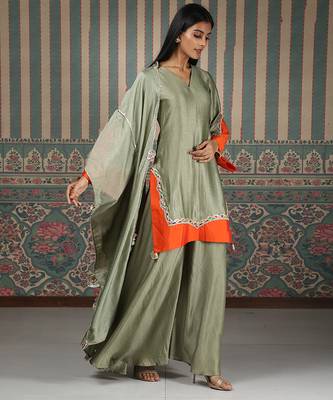 Green embroidered kurta set 5