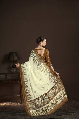 cream  position foil digitally printed saree with blouse 3