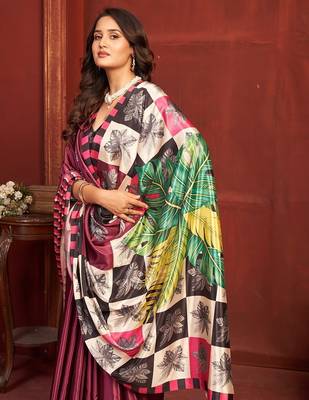 abstract printed crepe art silk saree with printed blouse 3