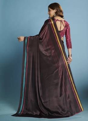 Purple  printed saree with blouse 3