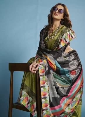 Green  printed saree with blouse 2