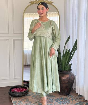 green vichitra silk embroidered flared anarkali pant and dupatta set 5