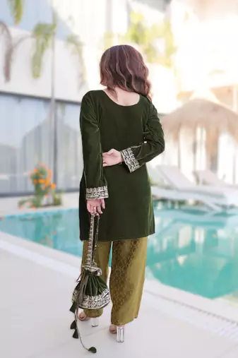 mehendi velvet zari embroidered top pant with batwa