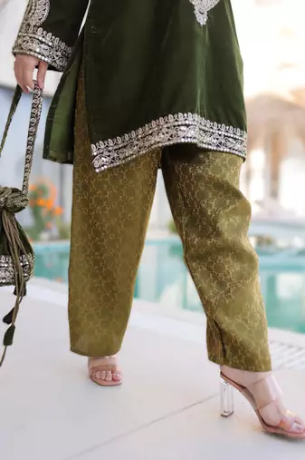 mehendi velvet zari embroidered top pant with batwa
