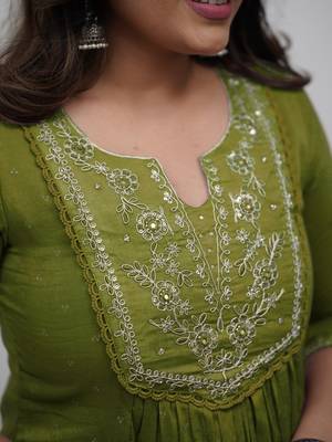 green cotton embroidered straight kurta pant and dupatta set 2