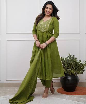 green cotton embroidered straight kurta pant and dupatta set 3