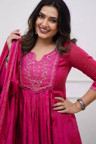 pink cotton embroidered straight kurta pant and dupatta set