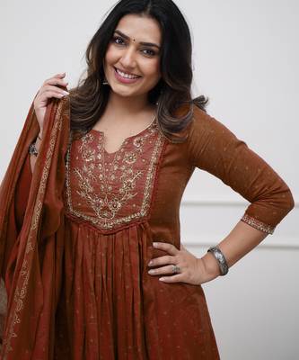 brown cotton embroidered straight kurta pant and dupatta set 3