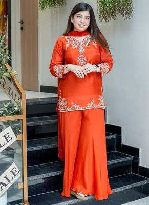 orange floral embroidered  chanderi kurta with trouser and dupatta 2