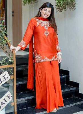 orange floral embroidered  chanderi kurta with trouser and dupatta 3