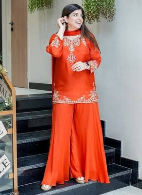 orange floral embroidered  chanderi kurta with trouser and dupatta 4