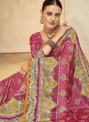 Pink digital foil  printed saree with blouse 2
