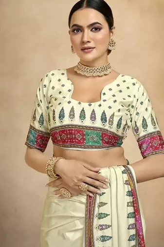Cream digital foil  printed saree with blouse