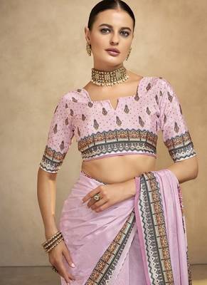 pink digital foil  printed saree with blouse 3