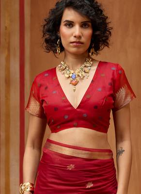 Red munga cotton handloom weaving organza weaving pallu  traditional wear saree 4